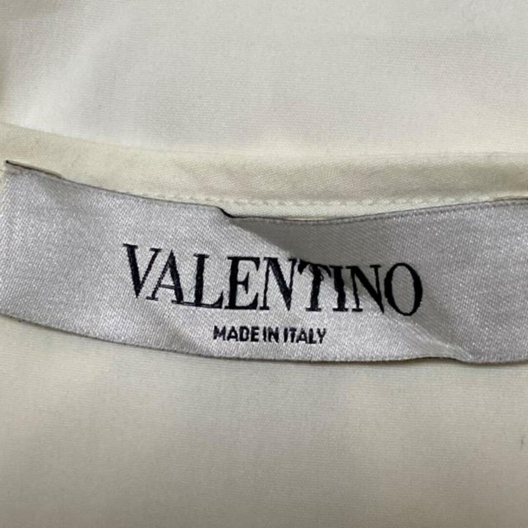 VALENTINO(ヴァレンティノ)のVALENTINO(バレンチノ) 半袖カットソー サイズ8 M レディース - 白 Vネック レディースのトップス(カットソー(半袖/袖なし))の商品写真