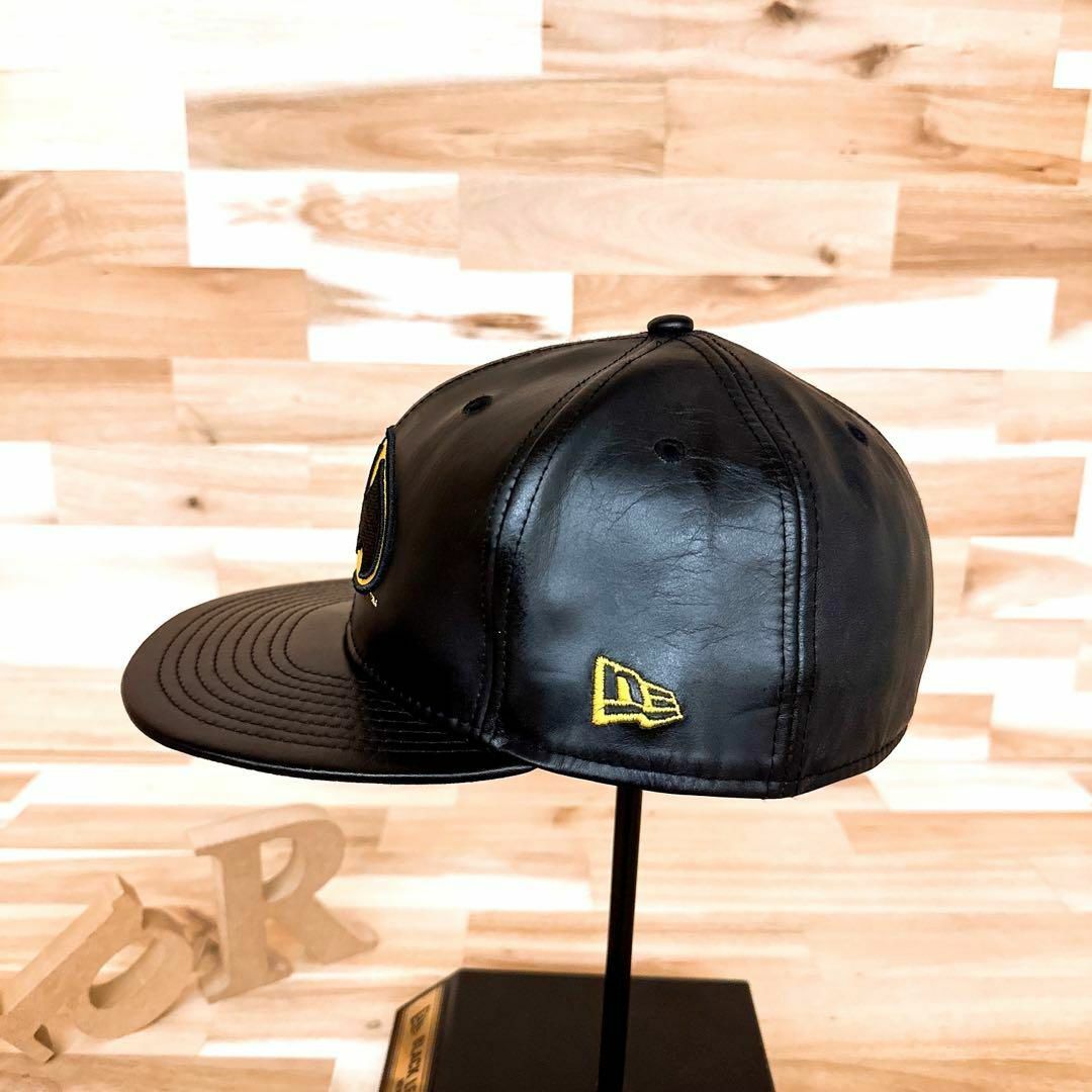 NEW ERA(ニューエラー)の激レア【ニューエラ×バットマン】限定コラボ 本革レザー キャップ 羊革 黒×黄 メンズの帽子(キャップ)の商品写真