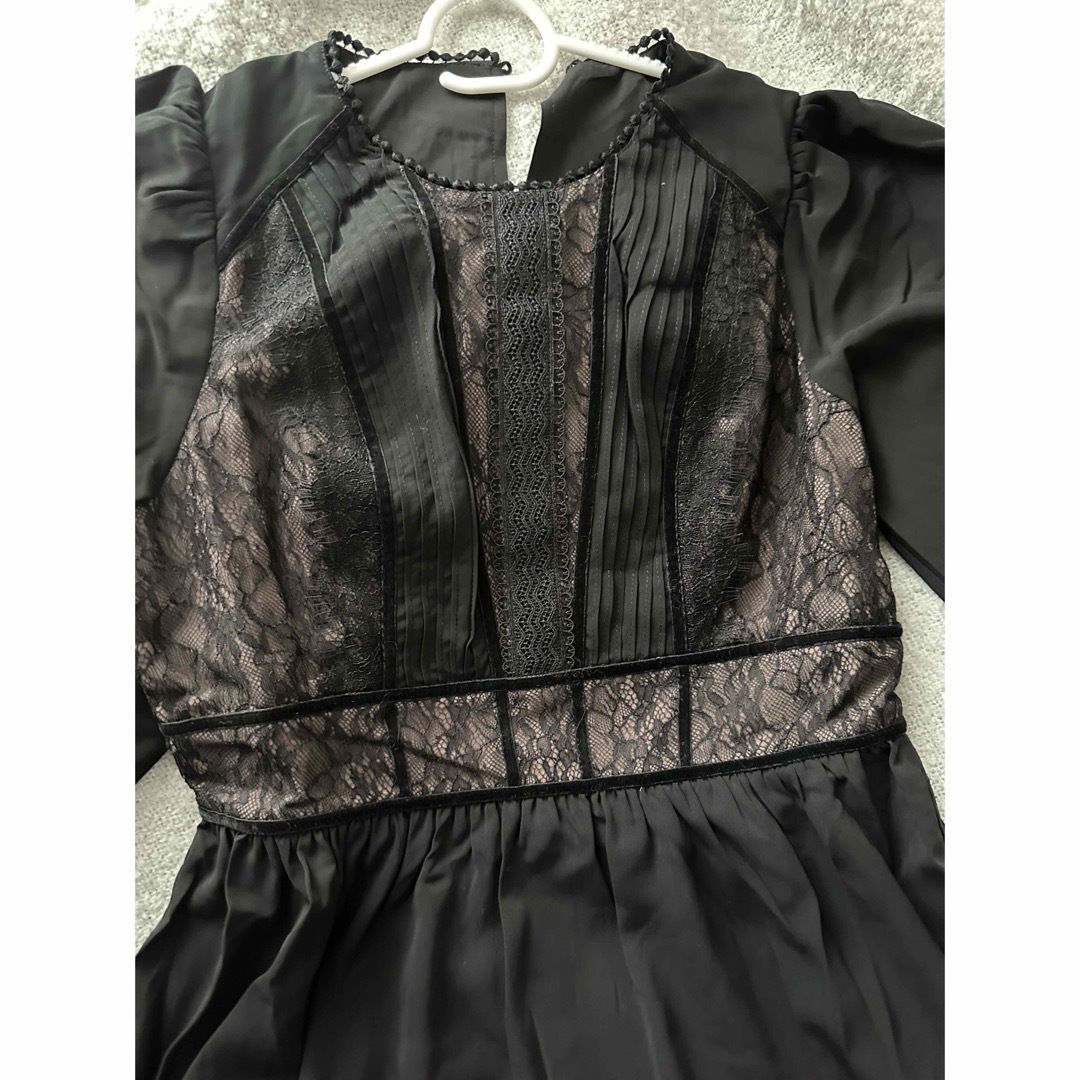 Her lip to(ハーリップトゥ)の【新品】herlipto Social Lace Trimmed Dress レディースのワンピース(ロングワンピース/マキシワンピース)の商品写真