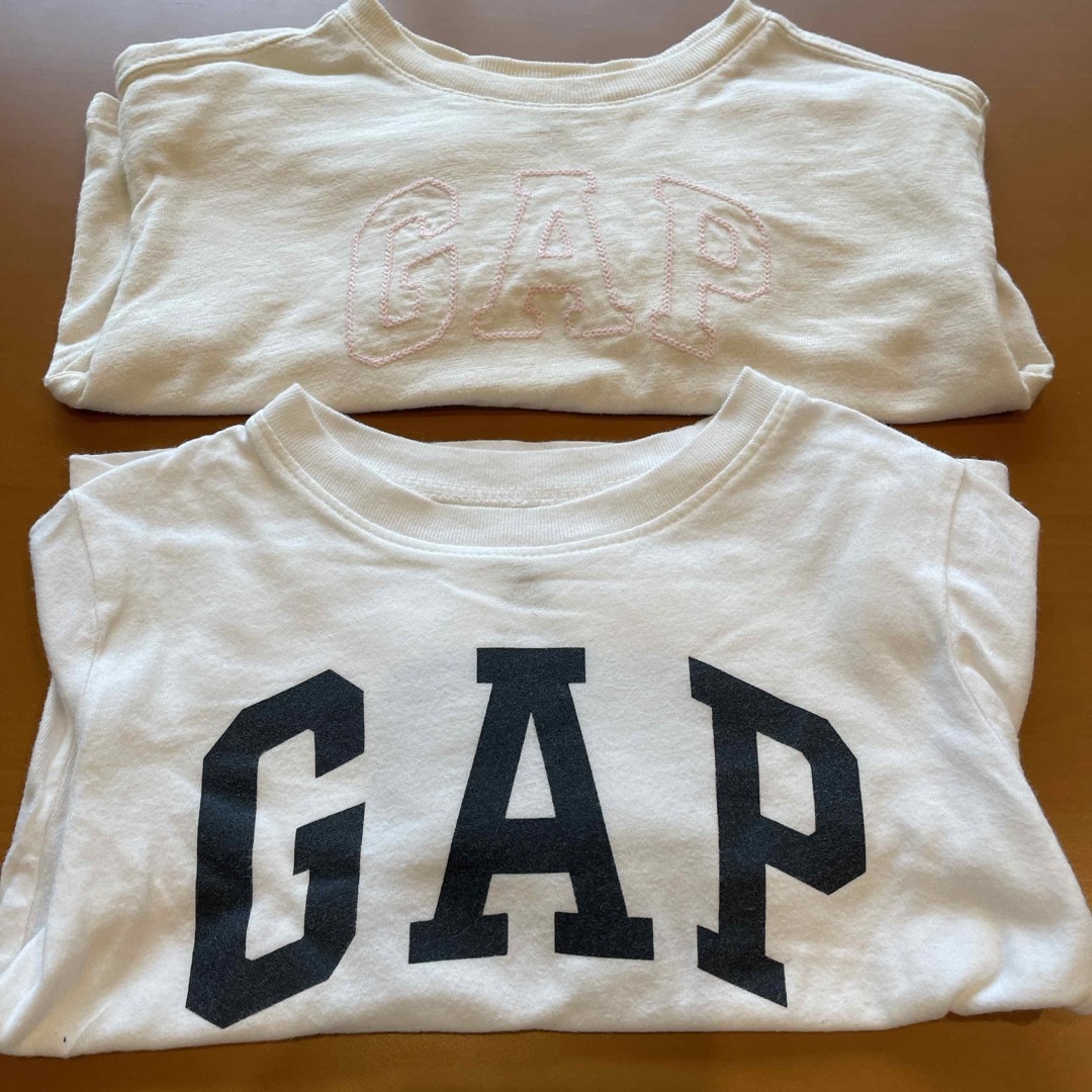 babyGAP(ベビーギャップ)のGAP 長袖Tシャツ　２枚　サイズ80 キッズ/ベビー/マタニティのベビー服(~85cm)(Ｔシャツ)の商品写真