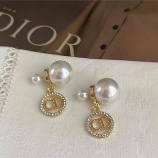 ディオール(Christian Dior) ピアス(パール)の通販 300点以上 ディオール(Christian Dior) ピアス(パール)の通販 300点以上