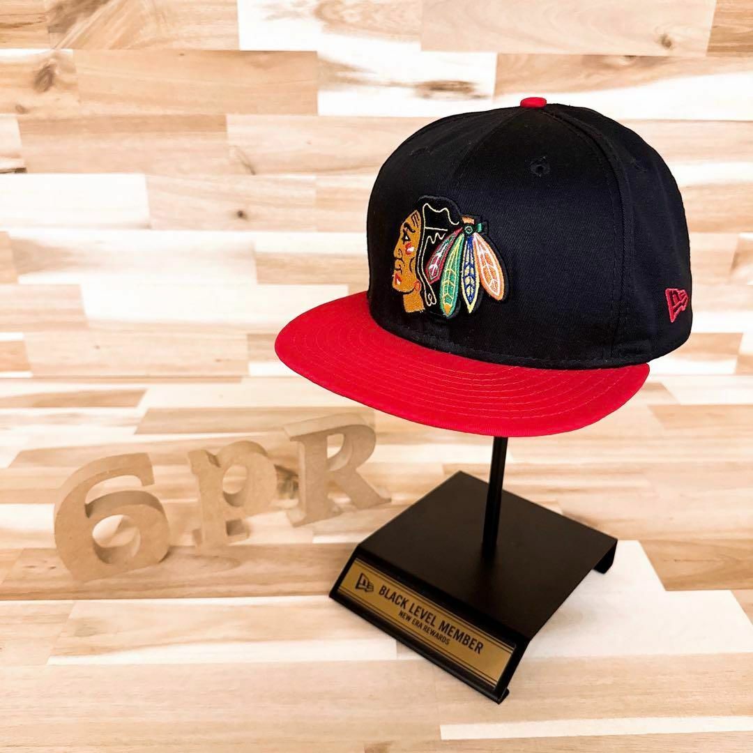 NEW ERA(ニューエラー)の【ニューエラ×ブラックホークス】インディアン ロゴ キャップ NHL 黒×赤 メンズの帽子(キャップ)の商品写真