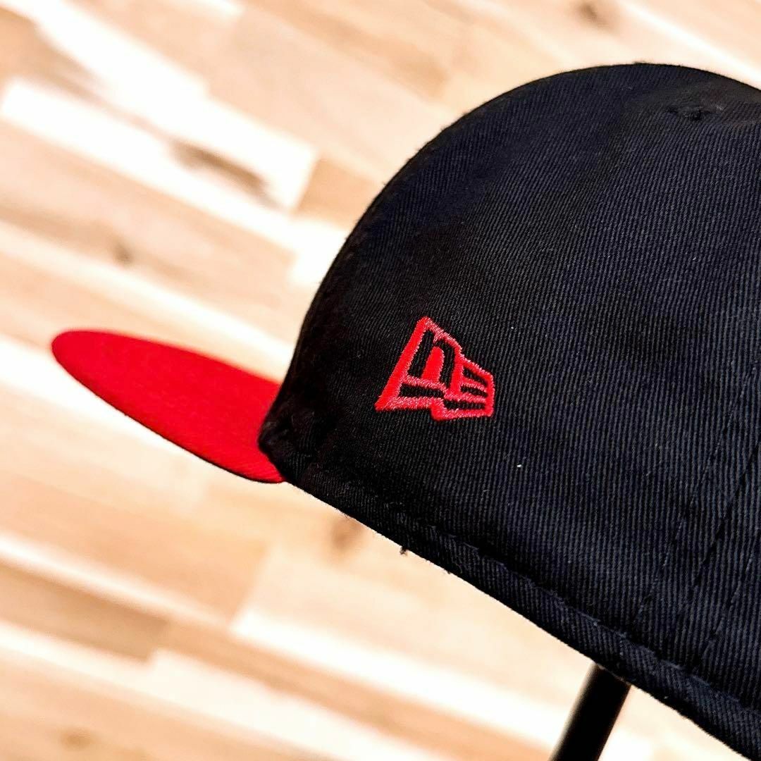 NEW ERA(ニューエラー)の【ニューエラ×ブラックホークス】インディアン ロゴ キャップ NHL 黒×赤 メンズの帽子(キャップ)の商品写真