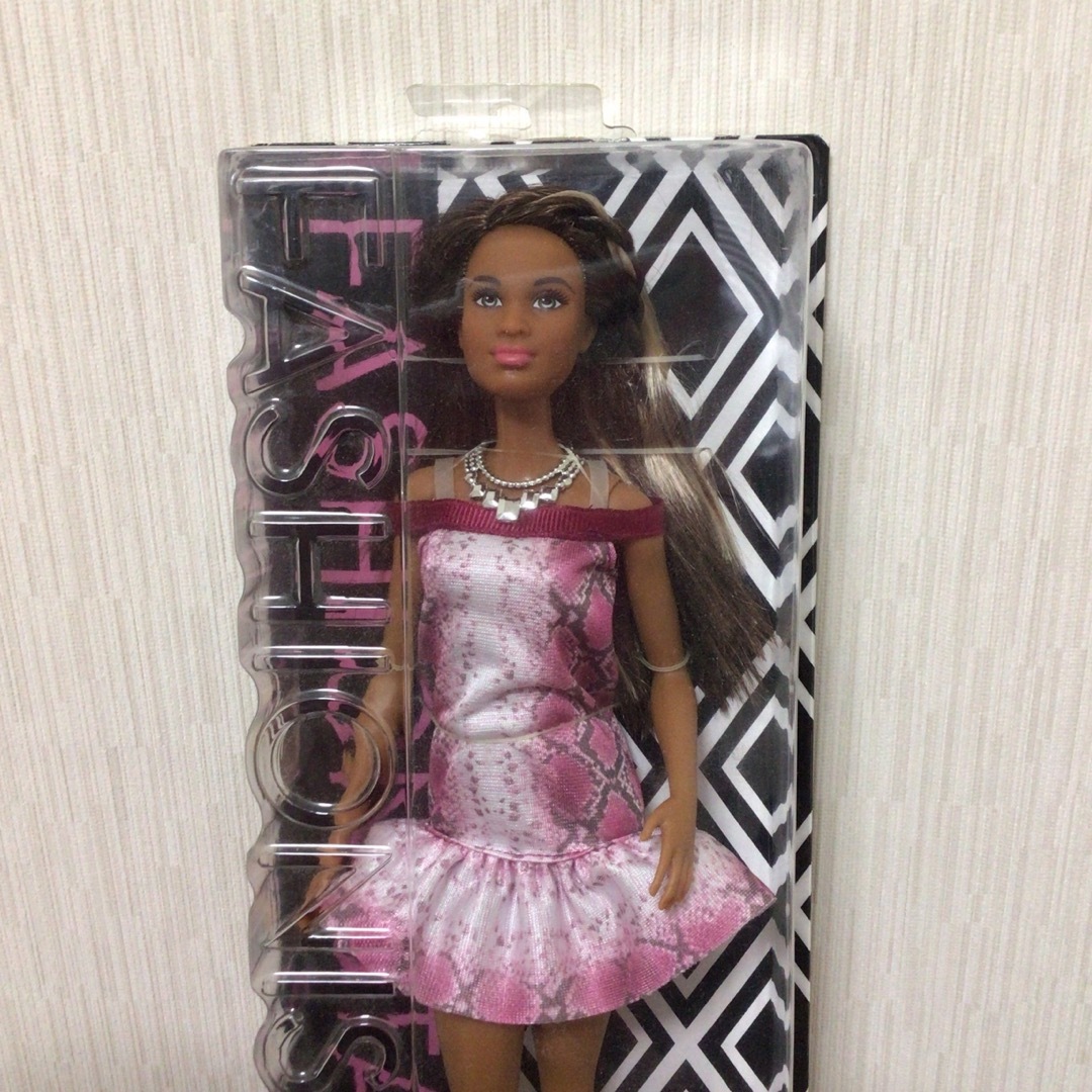 Barbie(バービー)のBarbie バービー人形FASHIONISTAS PRETTY PYTHON キッズ/ベビー/マタニティのおもちゃ(ぬいぐるみ/人形)の商品写真