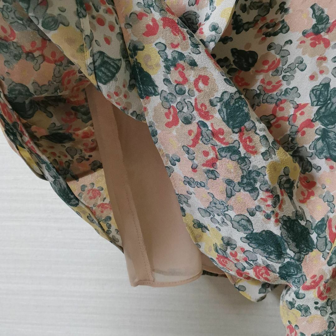 Comptoir des cotonniers(コントワーデコトニエ)の【美品】COMPTOIR DES COTONNIERS　花柄　短パン ✓54 レディースのパンツ(ショートパンツ)の商品写真