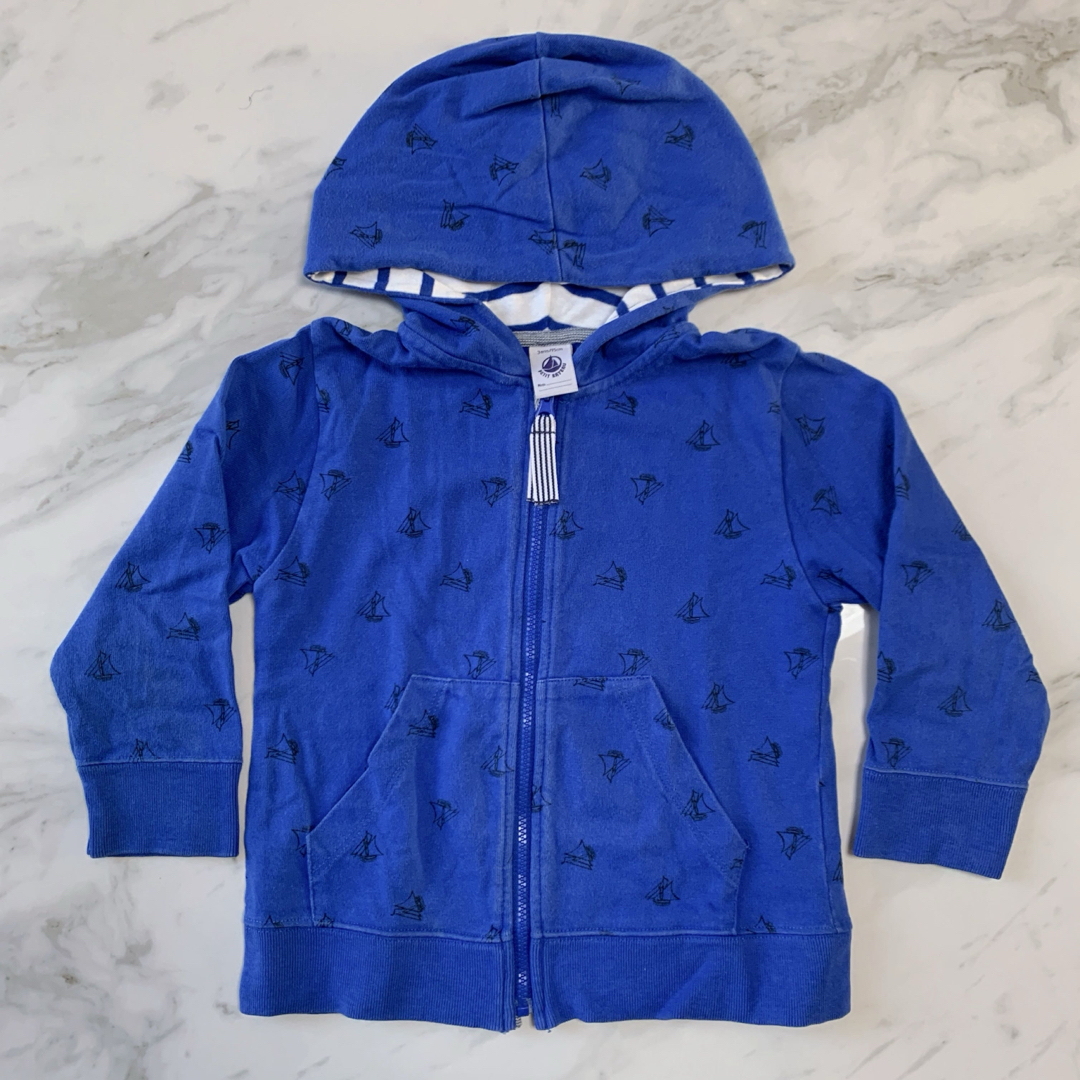 PETIT BATEAU(プチバトー)のPETIT BATEAU プチバトー 男の子 パーカー 95cm キッズ/ベビー/マタニティのキッズ服男の子用(90cm~)(ジャケット/上着)の商品写真