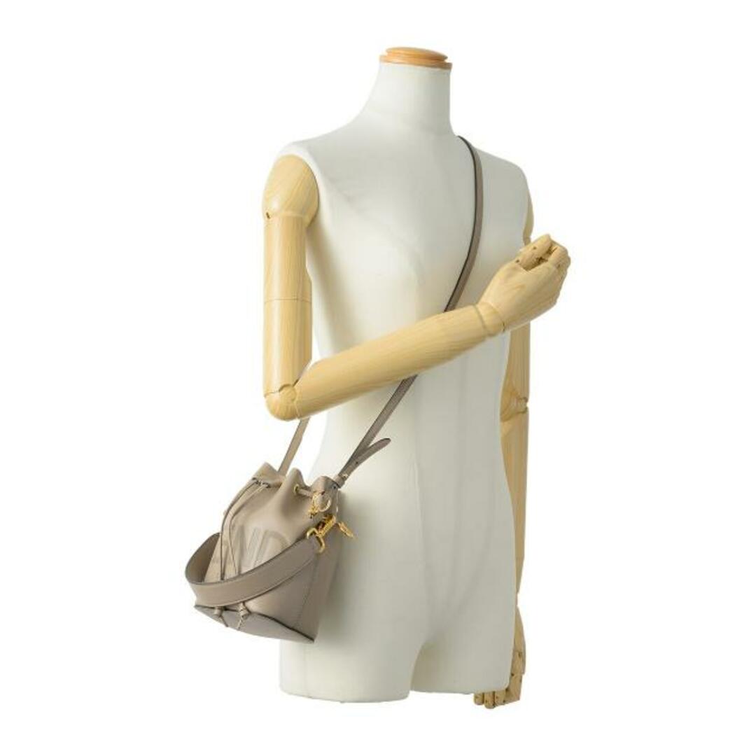 FENDI - 新品 フェンディ FENDI ショルダーバッグ モン FENDI - 新品 フェンディ FENDI ショルダーバッグ モン