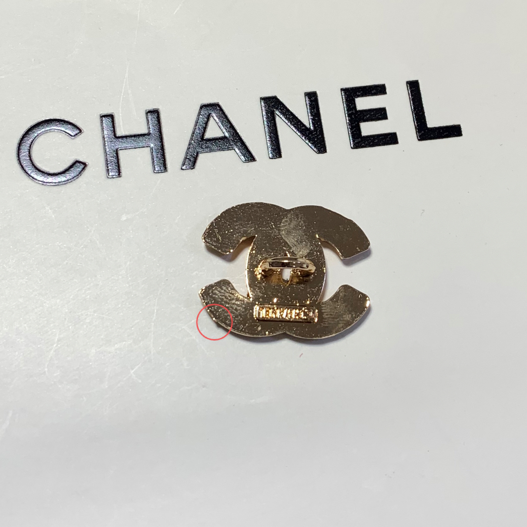 CHANEL(シャネル)のシャネル　ボタン　訳あり ハンドメイドの素材/材料(各種パーツ)の商品写真