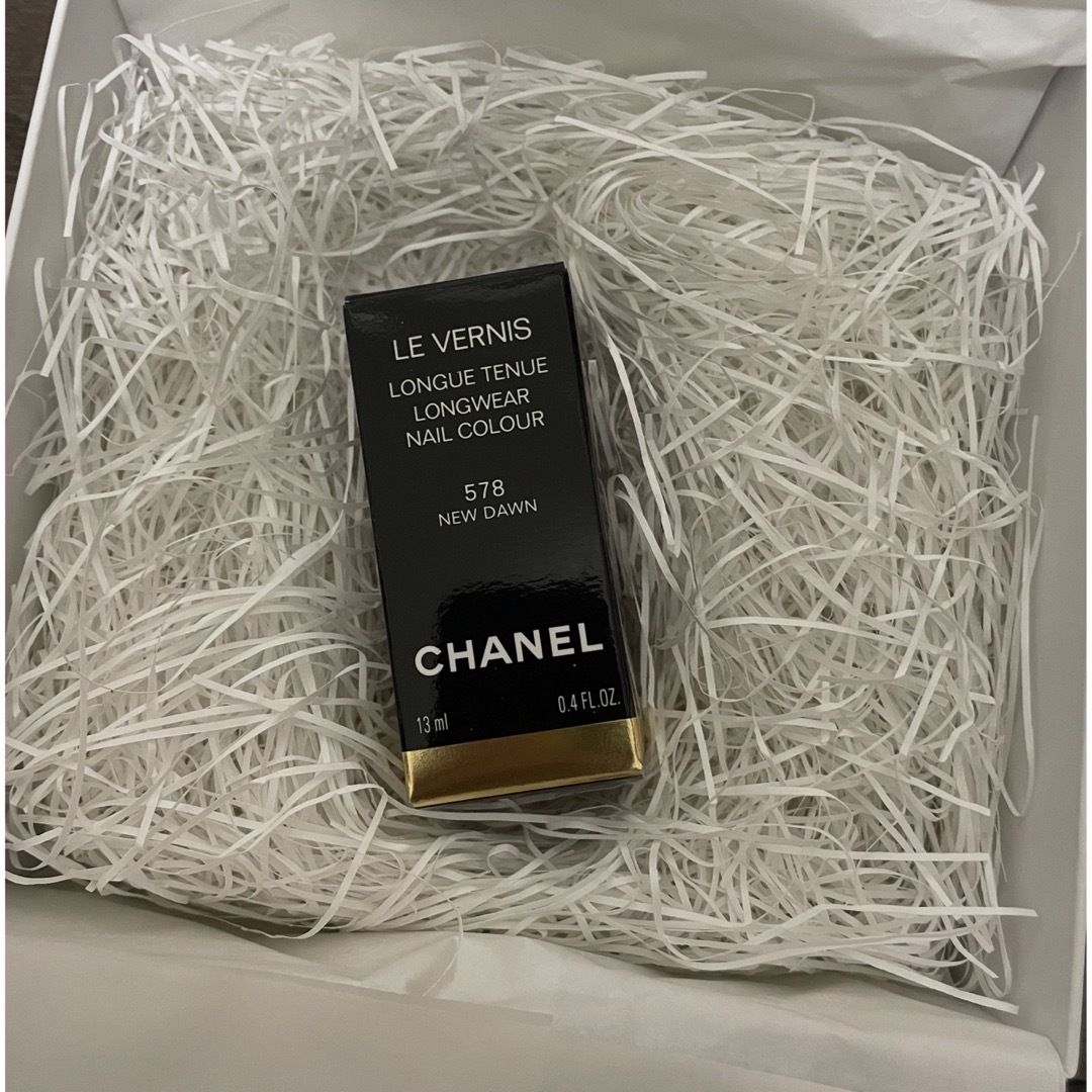 CHANEL(シャネル)のシャネル ヴェルニ ロング トゥニュ 578 ニュー ドーン 13ml コスメ/美容のネイル(マニキュア)の商品写真