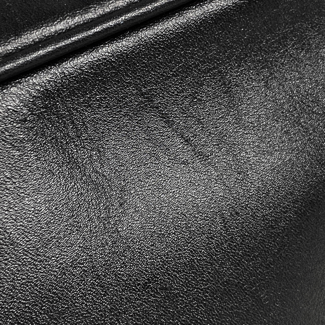 Dunhill(ダンヒル)のダンヒル ロゴ セカンドバッグ メンズ 【中古】 メンズのバッグ(セカンドバッグ/クラッチバッグ)の商品写真