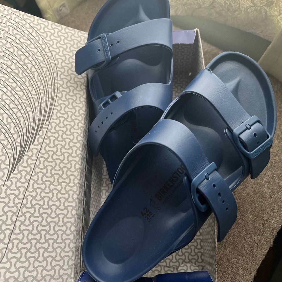 BIRKENSTOCK(ビルケンシュトック)のビルケンシュトック　アリゾナEVAブルー　42 新品　定価¥7150 メンズの靴/シューズ(サンダル)の商品写真