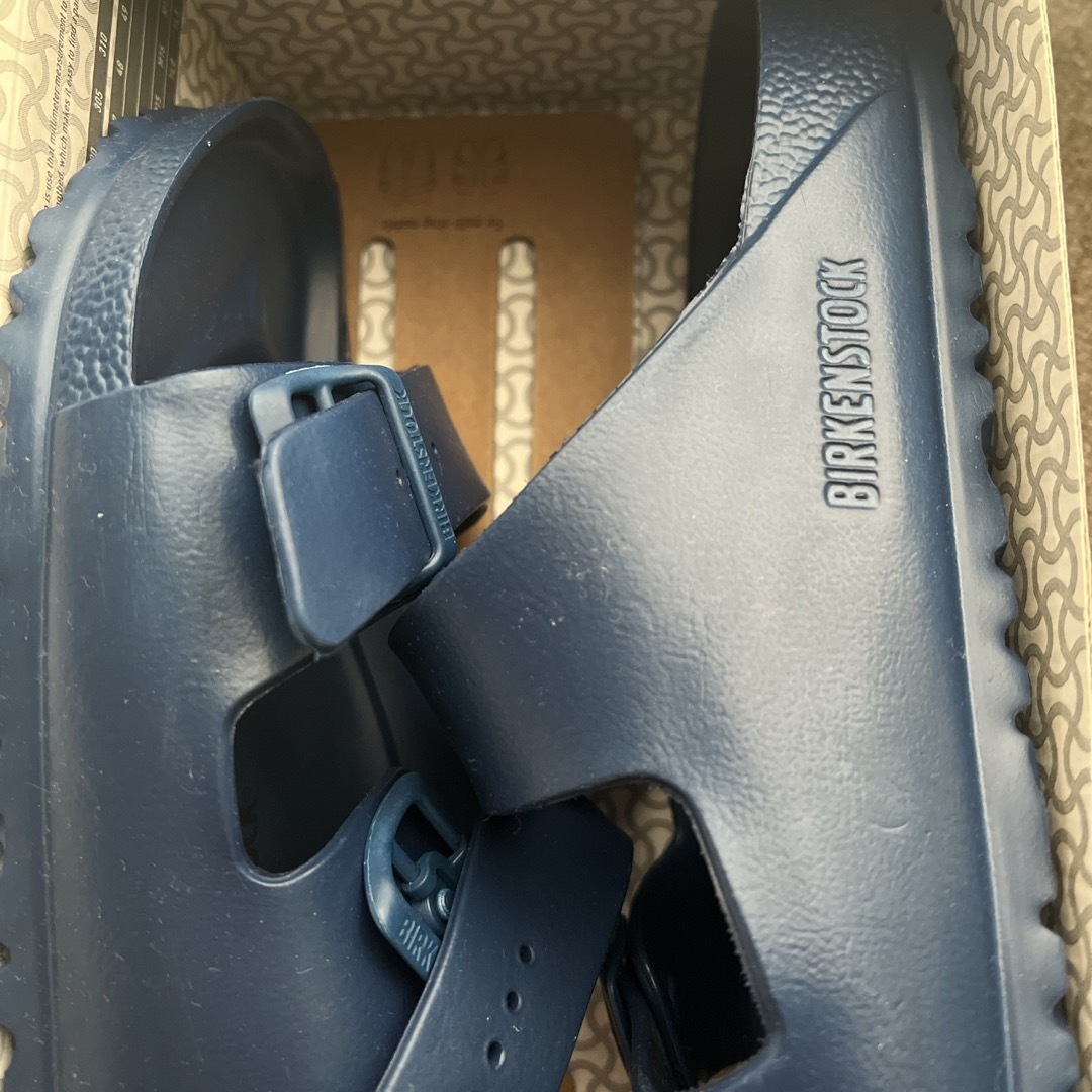 BIRKENSTOCK(ビルケンシュトック)のビルケンシュトック　アリゾナEVAブルー　42 新品　定価¥7150 メンズの靴/シューズ(サンダル)の商品写真