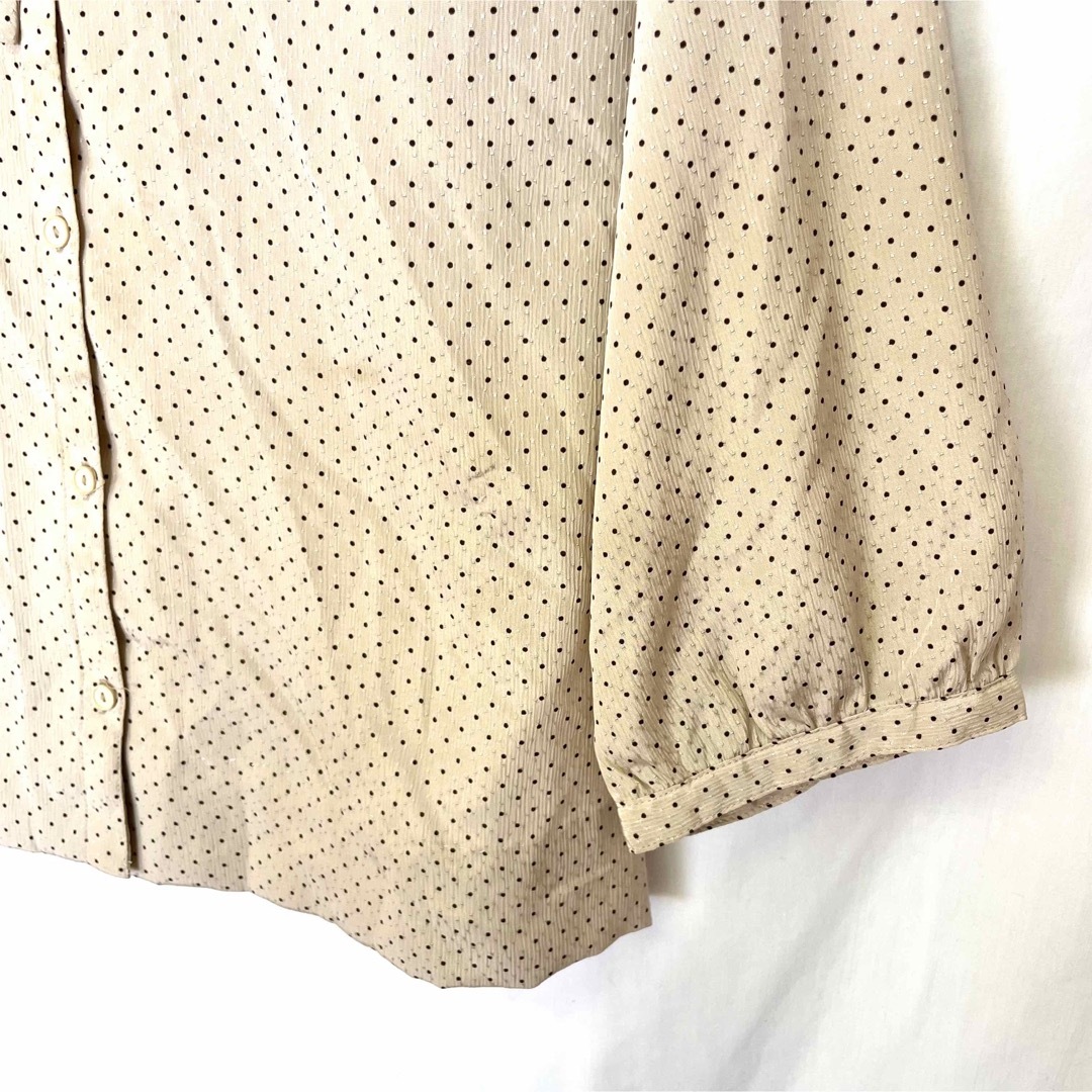 Lochie(ロキエ)の美品【 vintage 】ボウタイブラウス　水玉ブラウス　ドット柄ブラウス レディースのトップス(シャツ/ブラウス(長袖/七分))の商品写真