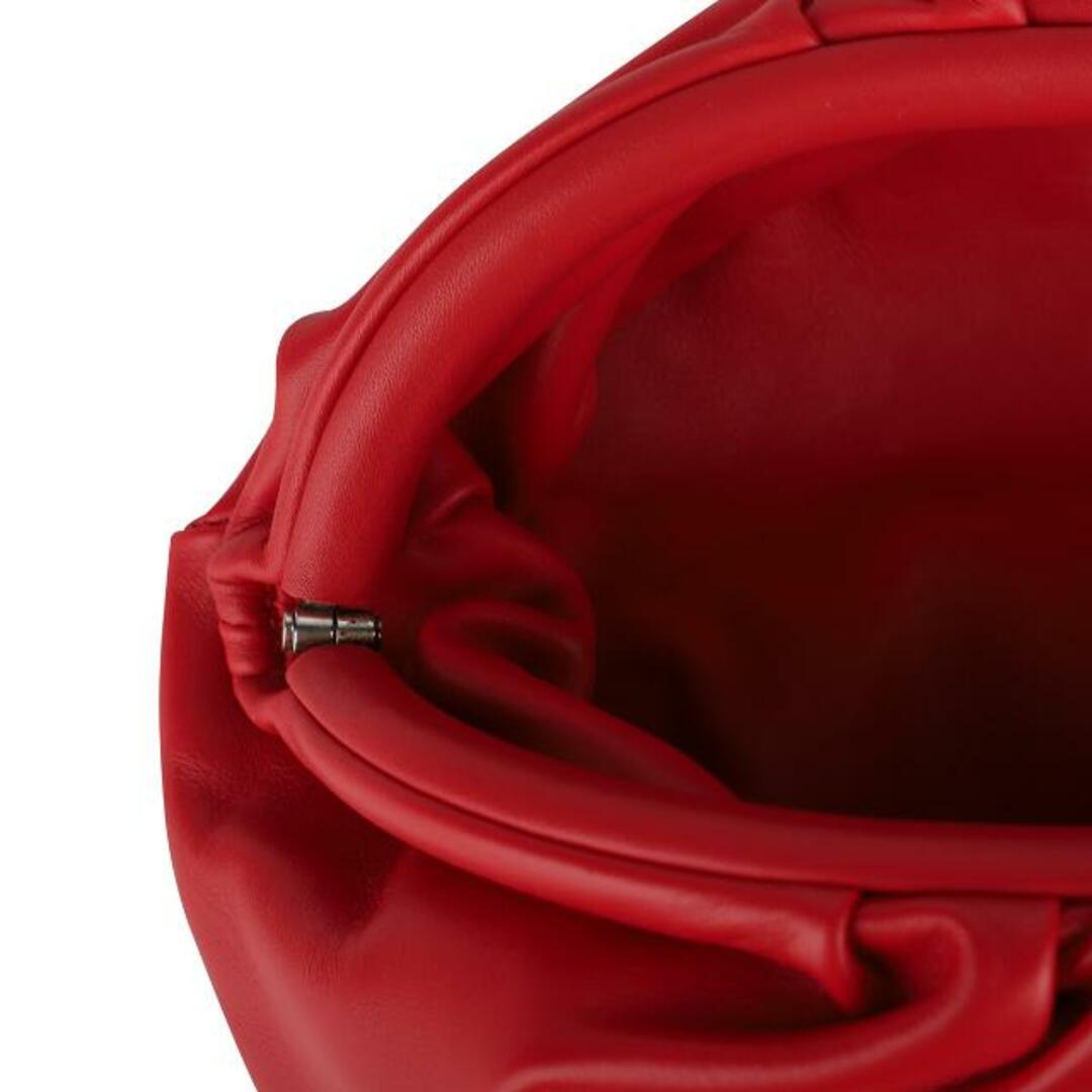 Bottega Veneta(ボッテガヴェネタ)の新品 ボッテガヴェネタ BOTTEGA VENETA ショルダーバッグ LEATHER POUCH チリ レディースのバッグ(ショルダーバッグ)の商品写真