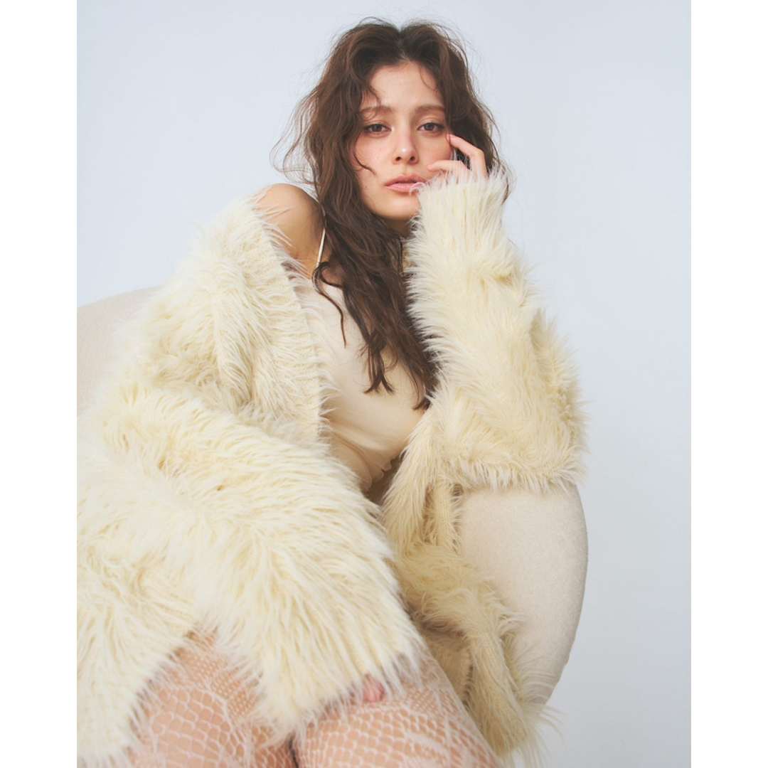 épine(エピヌ)のPELLICULE  cat fur cardigan white レディースのトップス(カーディガン)の商品写真