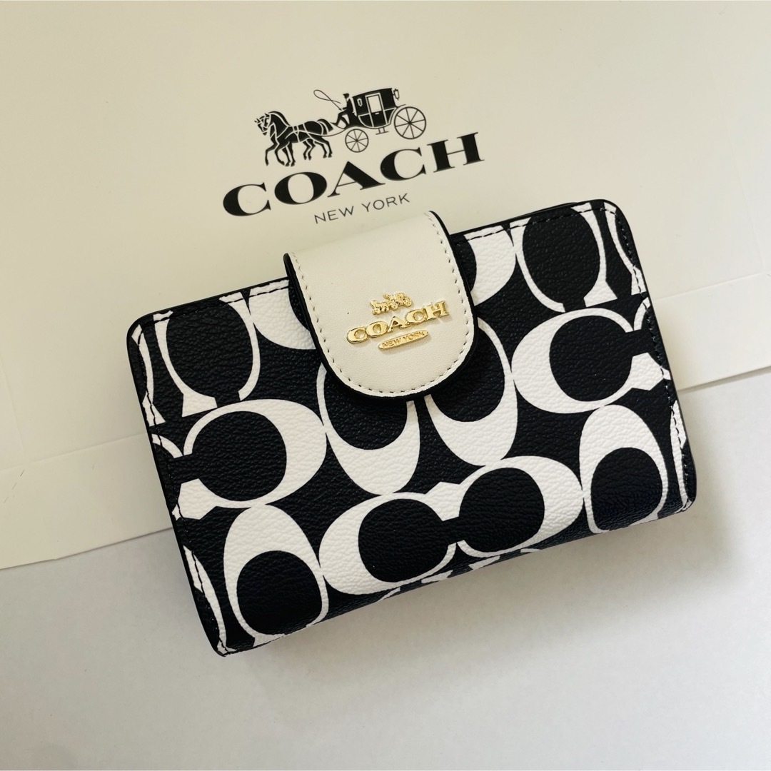 COACH - コーチ折りたたみ財布 レザー人気デザイン おすすめプレゼント COACH - コーチ折りたたみ財布 レザー人気デザイン おすすめプレゼント