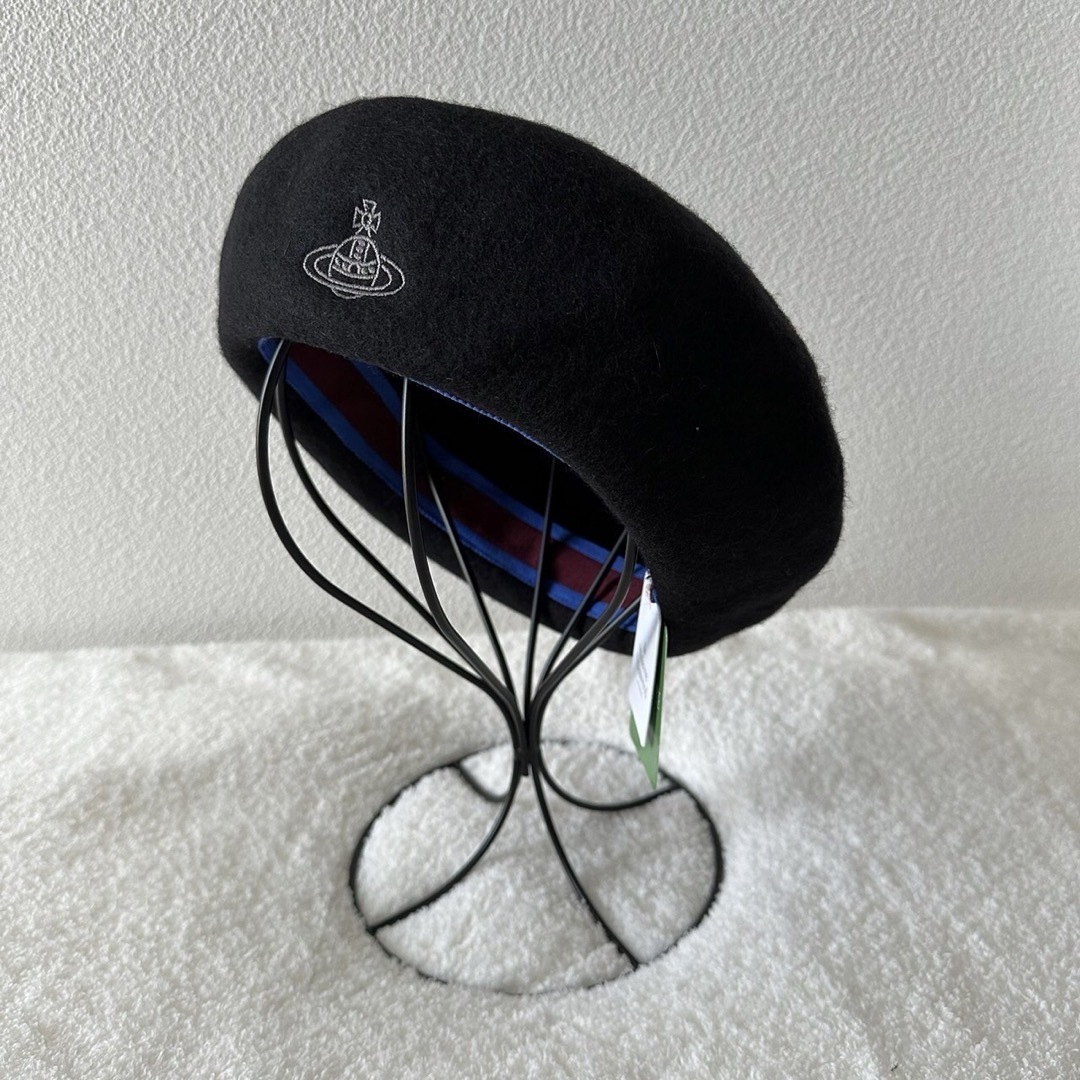 Vivienne Westwood(ヴィヴィアンウエストウッド)のVivienne westwood 黒　ベレー帽 ヴィヴィアン ウエストウッド レディースの帽子(ハンチング/ベレー帽)の商品写真