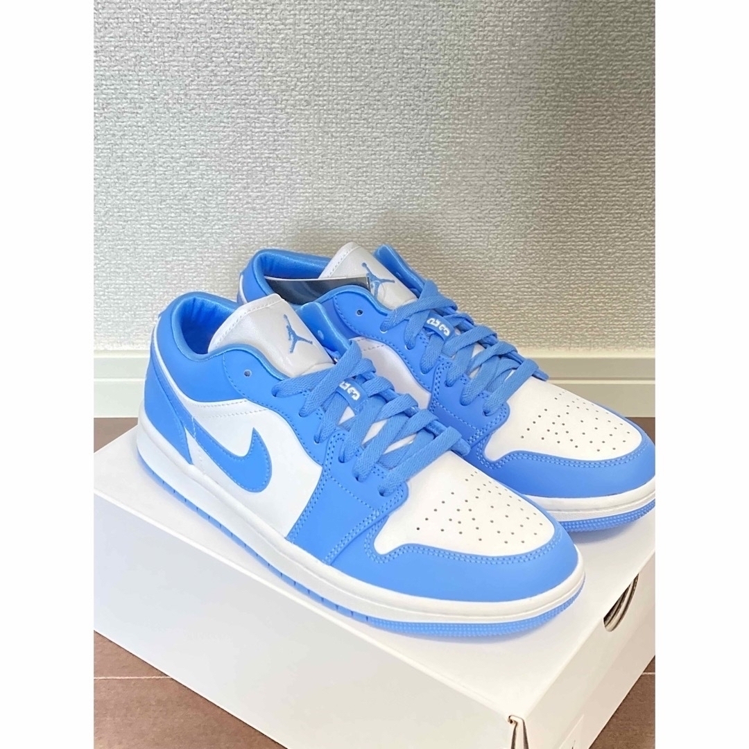 NIKE(ナイキ)のNike WMNS Air Jordan 1 Low "UNC" レディースの靴/シューズ(スニーカー)の商品写真