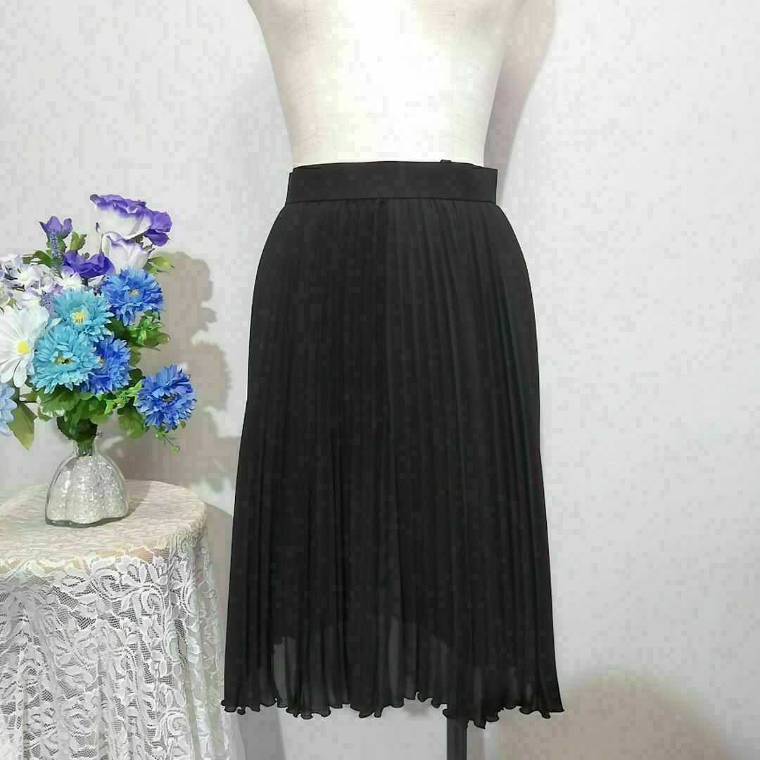 ベルメゾン(ベルメゾン)のベルメゾン　極上美品　プリーツスカート　Mサイズ　黒系色 レディースのスカート(ひざ丈スカート)の商品写真