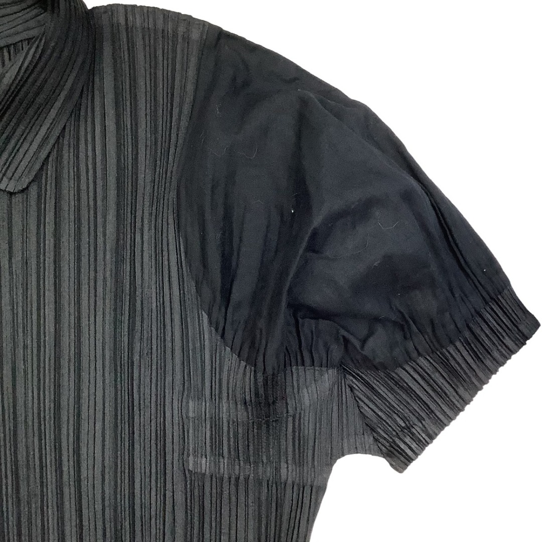 ISSEY MIYAKE(イッセイミヤケ)の♪♪ISSEY MIYAKE イッセイミヤケ PLEATS PLEASE シャツ 肩コットン SIZE 3 PP91-JJ694 ブラック レディースのトップス(シャツ/ブラウス(半袖/袖なし))の商品写真