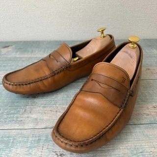 TOD'S - 美品 TOD'S 8 パティーヌ ドライビングシューズ エンボスロゴ