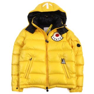 美品○MONCLER GENIUS モンクレール ジーニアス 19-20AW E20964036750 68950 MAYA GIUBBOTTO マヤ HOUSE OF GENIUS TOKYO限定 ロゴパッチ/ロゴエンボス ダブルジップ フーデッド ダウンジャケット イエロー 0 ハンガー・ガーメント付き イタリア製 正規品 メンズ(ダウンジャケット)