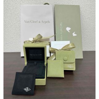 ヴァンクリーフアンドアーペル(Van Cleef & Arpels)の[新品]ヴァンクリーフアンドアーペル　ネックレスケース、ポーチ他合計5点セット(ネックレス)