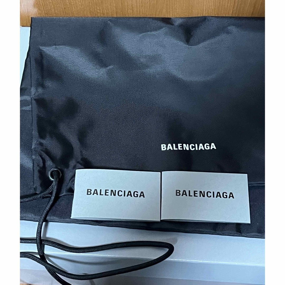 Balenciaga(バレンシアガ)の新品　balenciaga 3xl 41 エッグカラー メンズの靴/シューズ(スニーカー)の商品写真