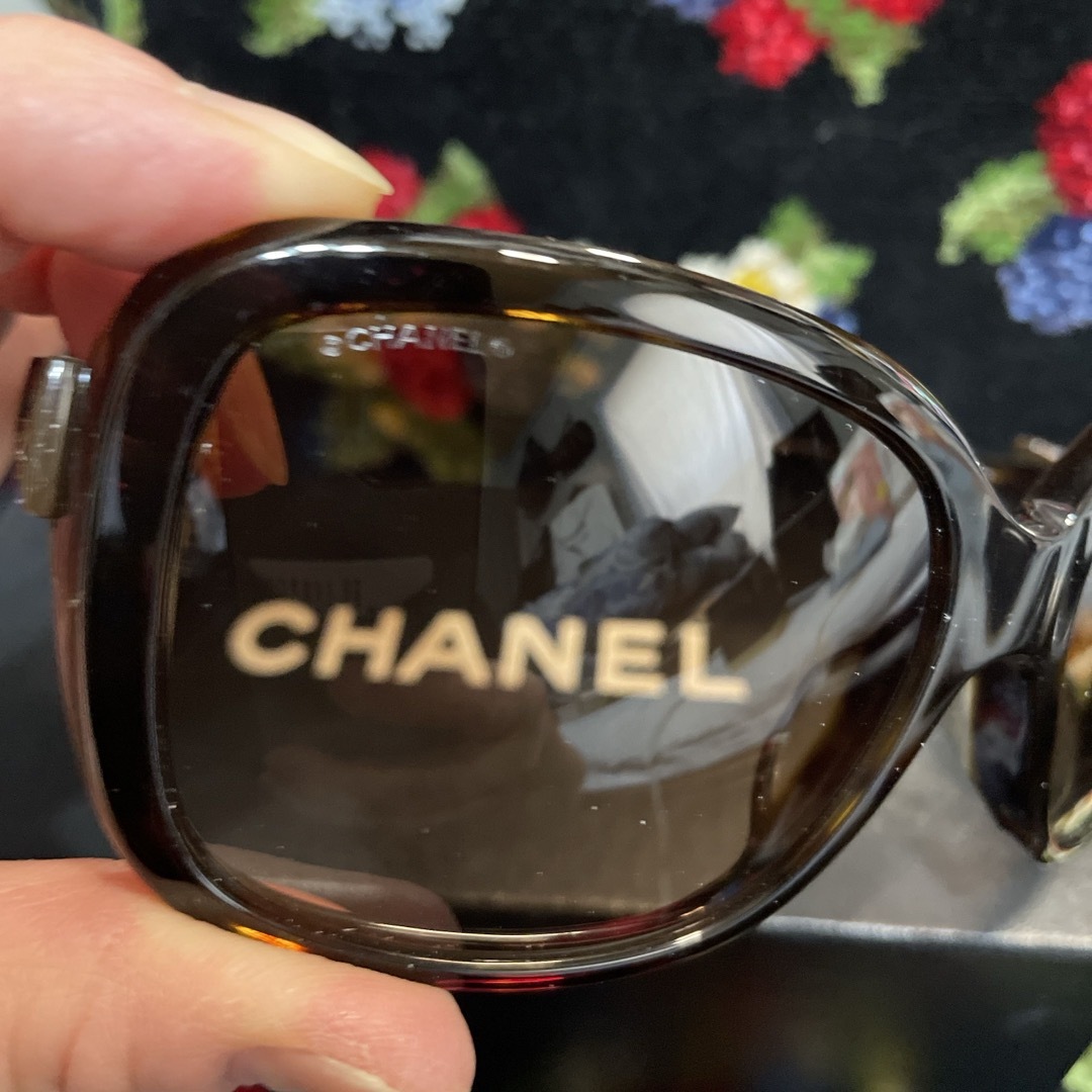 CHANEL(シャネル)のCHANELサングラスブラウン レディースのファッション小物(サングラス/メガネ)の商品写真