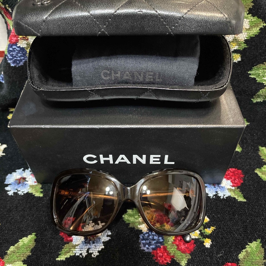 CHANEL(シャネル)のCHANELサングラスブラウン レディースのファッション小物(サングラス/メガネ)の商品写真