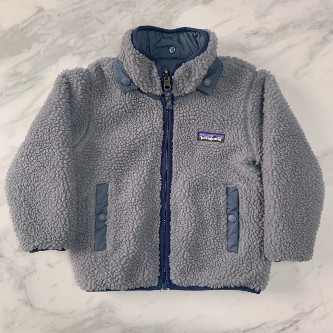 patagonia(パタゴニア)のPatagonia パタゴニア キッズ ダウン 80cm リバーシブル キッズ/ベビー/マタニティのベビー服(~85cm)(ジャケット/コート)の商品写真