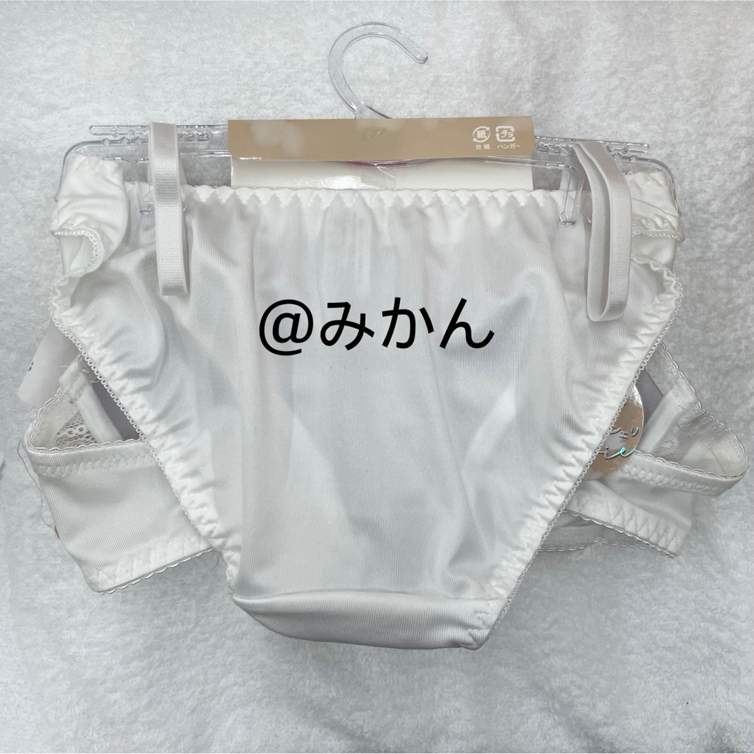 きらめきフラワーモチーフブラショーツセット(ホワイト) レディースの下着/アンダーウェア(ブラ&ショーツセット)の商品写真