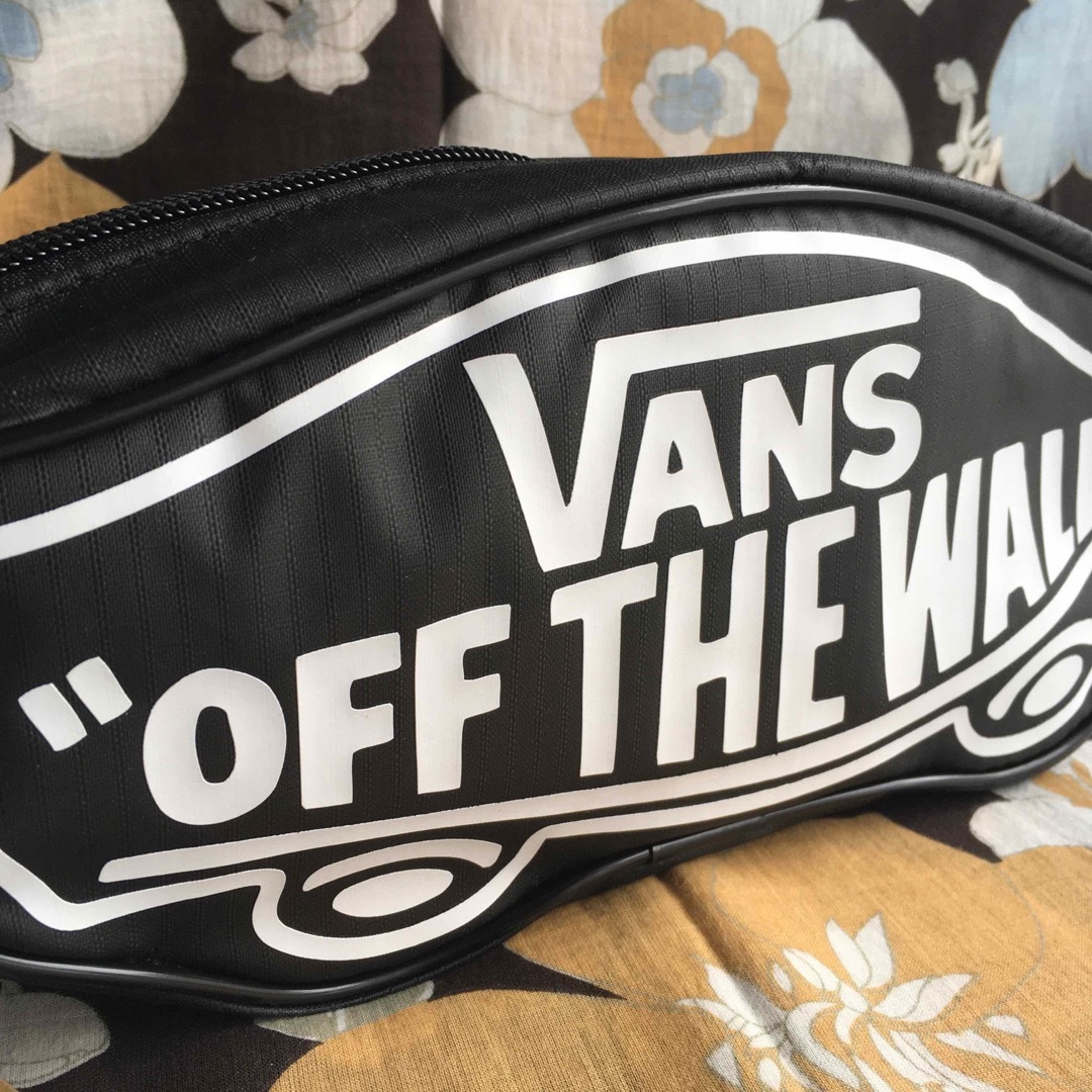 VANS(ヴァンズ)のVANSバンズUS限定多機能SK8アイコンボディーバッグウエストバッグ1点物 メンズのバッグ(ボディーバッグ)の商品写真