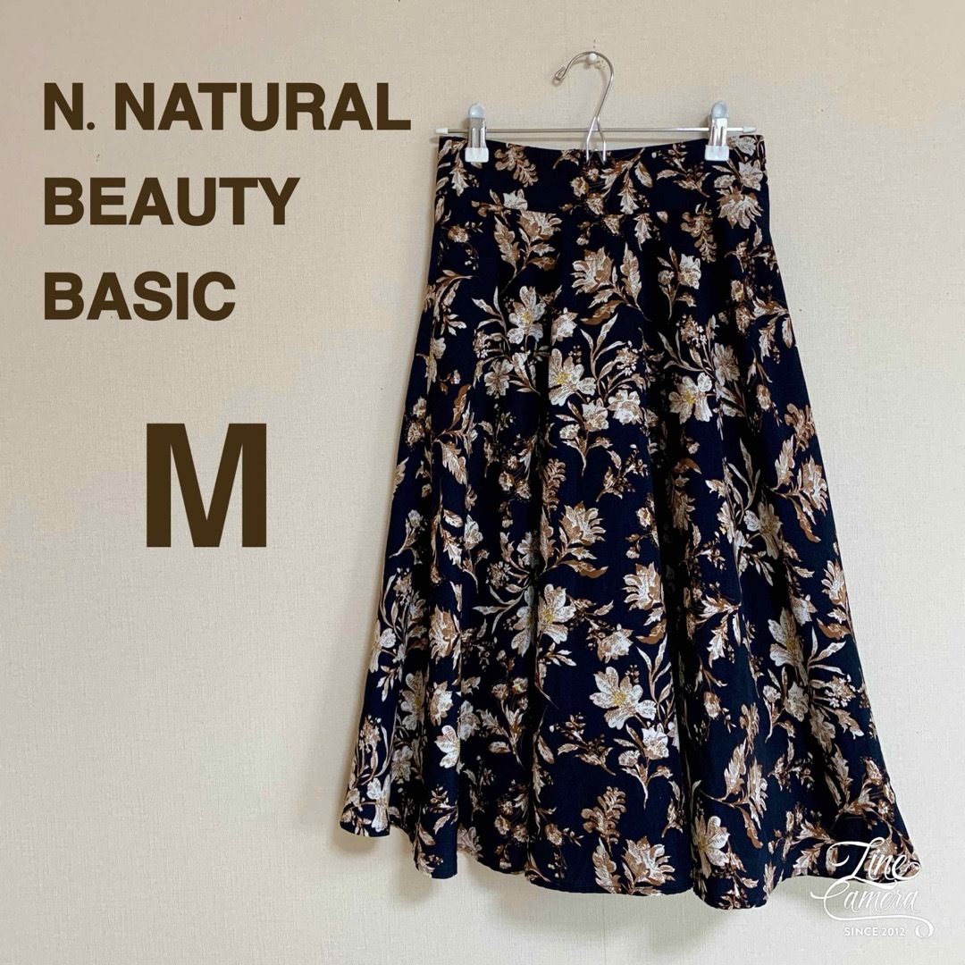 N.Natural beauty basic(エヌナチュラルビューティーベーシック)のエヌナチュラルビューティーベーシック M ミモレ丈 スカート 花柄 ブラック 春 レディースのスカート(ロングスカート)の商品写真