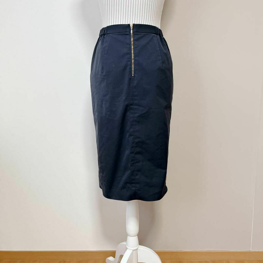 STRAWBERRY-FIELDS(ストロベリーフィールズ)のストロベリーフィールズ　タック入りタイトスカート【2】日本製　前スリット レディースのスカート(ひざ丈スカート)の商品写真