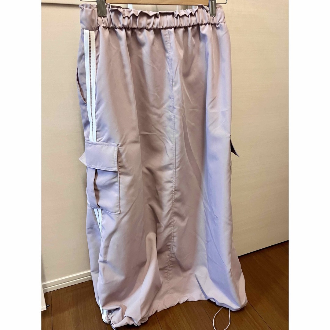 しまむら(シマムラ)の裾ドロスト ライン入りカーゴスカート ピンク ポケット4つ　マシンウォッシャブル レディースのスカート(ロングスカート)の商品写真