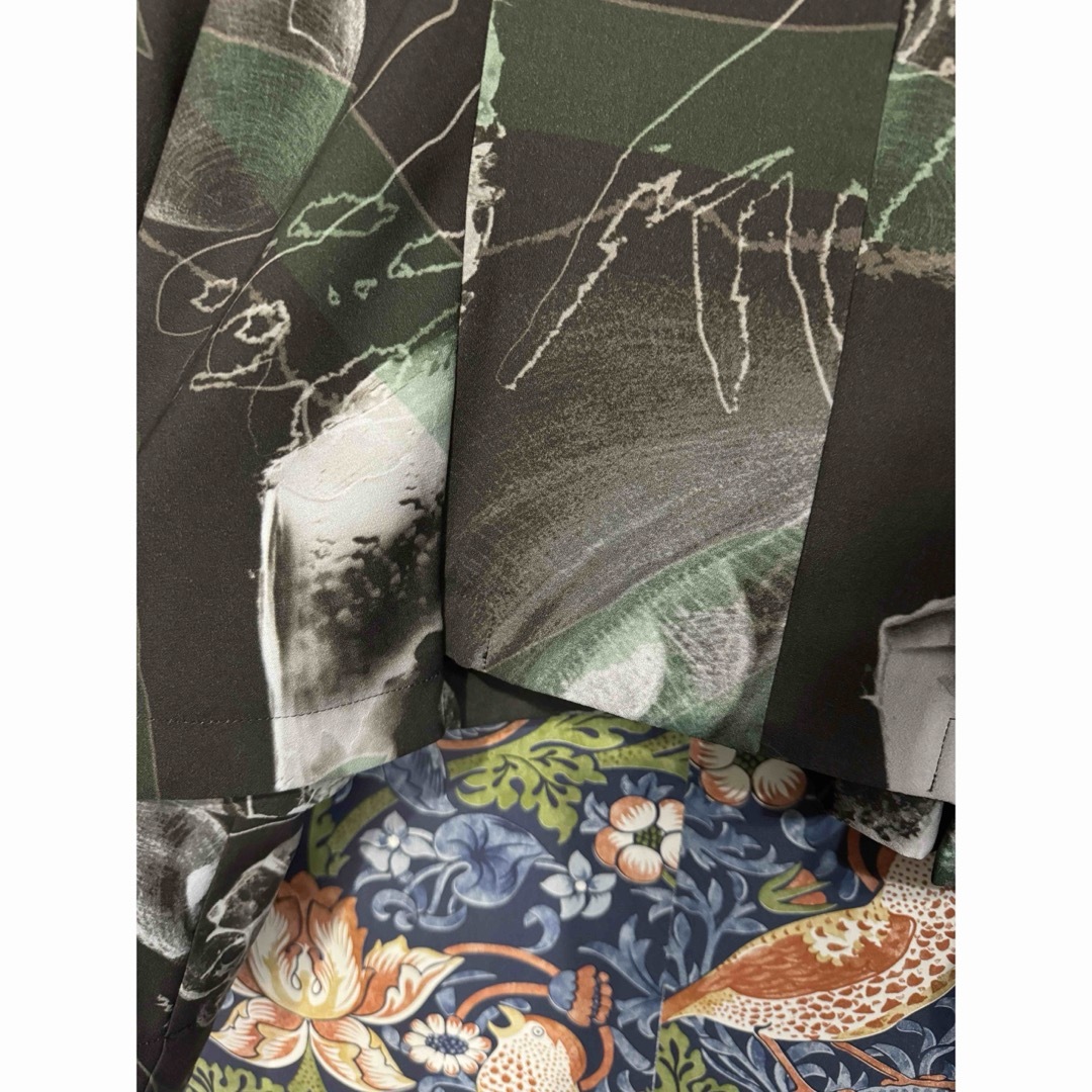 ohta(オータ)のohta オオタ 日本製 総柄プリント ノーカラージャケット グレーグリーン レディースのジャケット/アウター(ノーカラージャケット)の商品写真