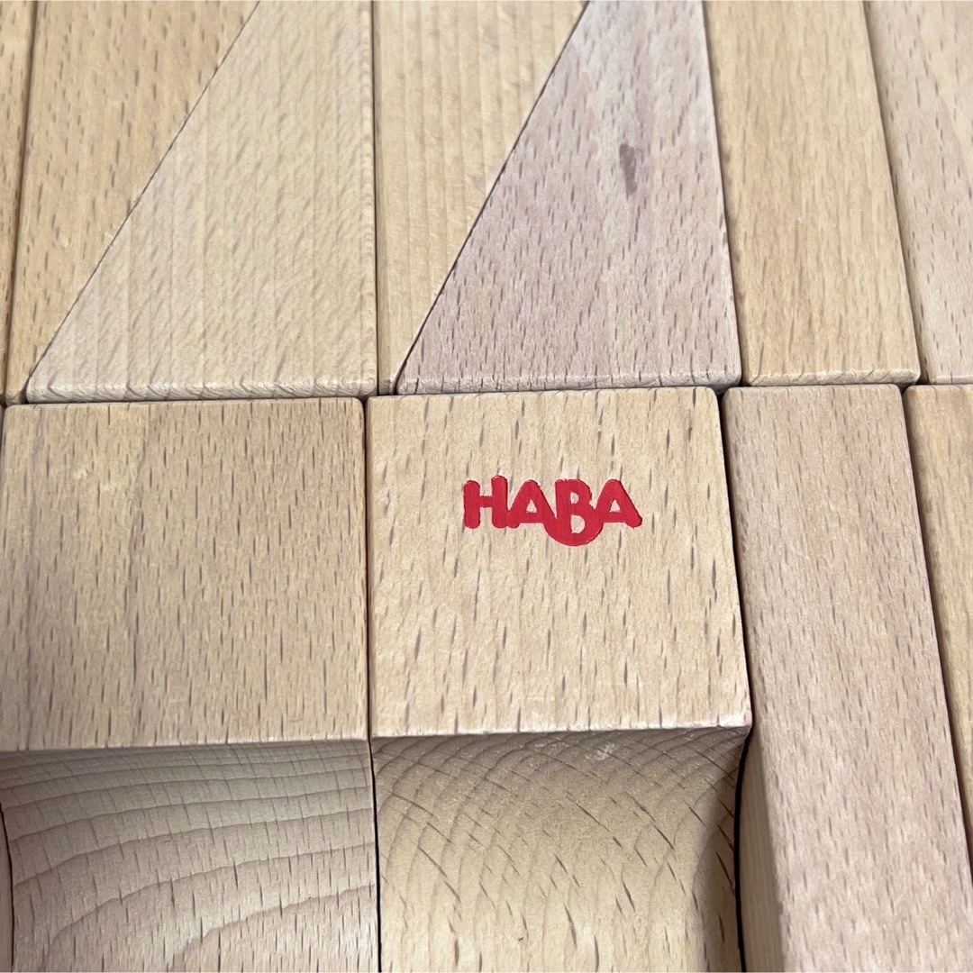 HABA(ハーバー)のHABA ハバ社 積み木 グランドセット 102ピース おかたづけバッグ付 キッズ/ベビー/マタニティのおもちゃ(知育玩具)の商品写真