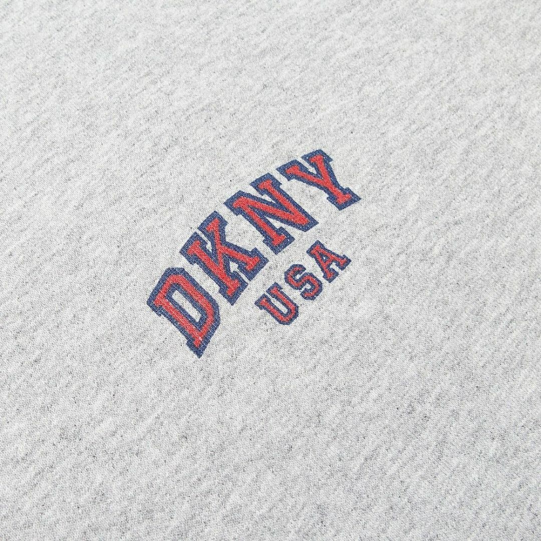 DKNY(ダナキャランニューヨーク)のDKNY ハーフジップ スウェット トレーナー ワンポイント 刺繍ロゴ メンズのトップス(スウェット)の商品写真