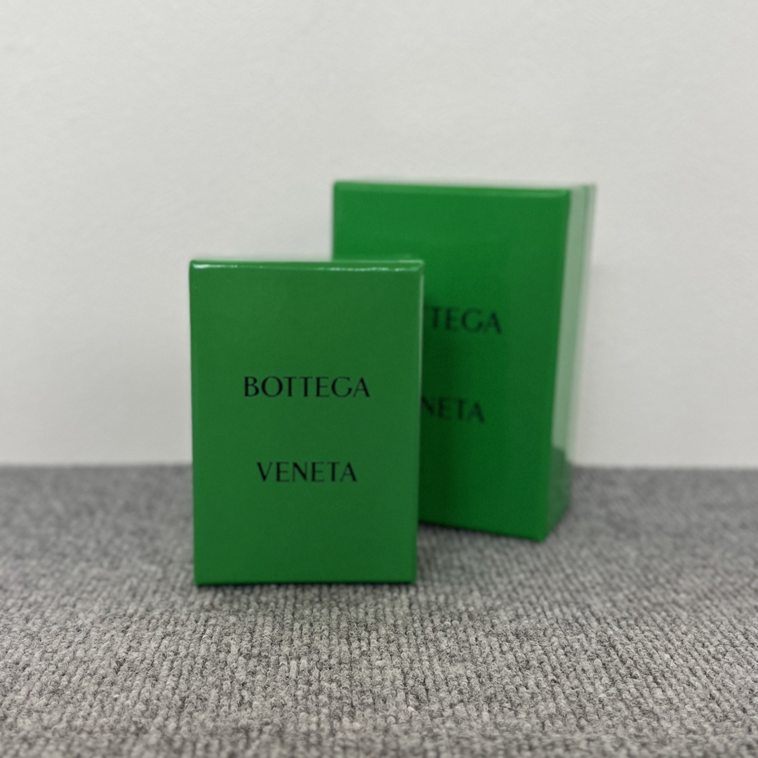 BOTTEGA VENETA 箱のみ　2個セット レディースのバッグ(ショップ袋)の商品写真