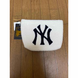 メジャーリーグベースボール(MLB)の新品タグ付き　MLB NY ヤンキース　ロゴポーチ(ポーチ)