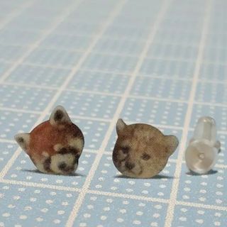 訳ありハンドメイド　動物の顔の小さい樹脂ピアス　その④　レッサーパンダと子チータ(ピアス)