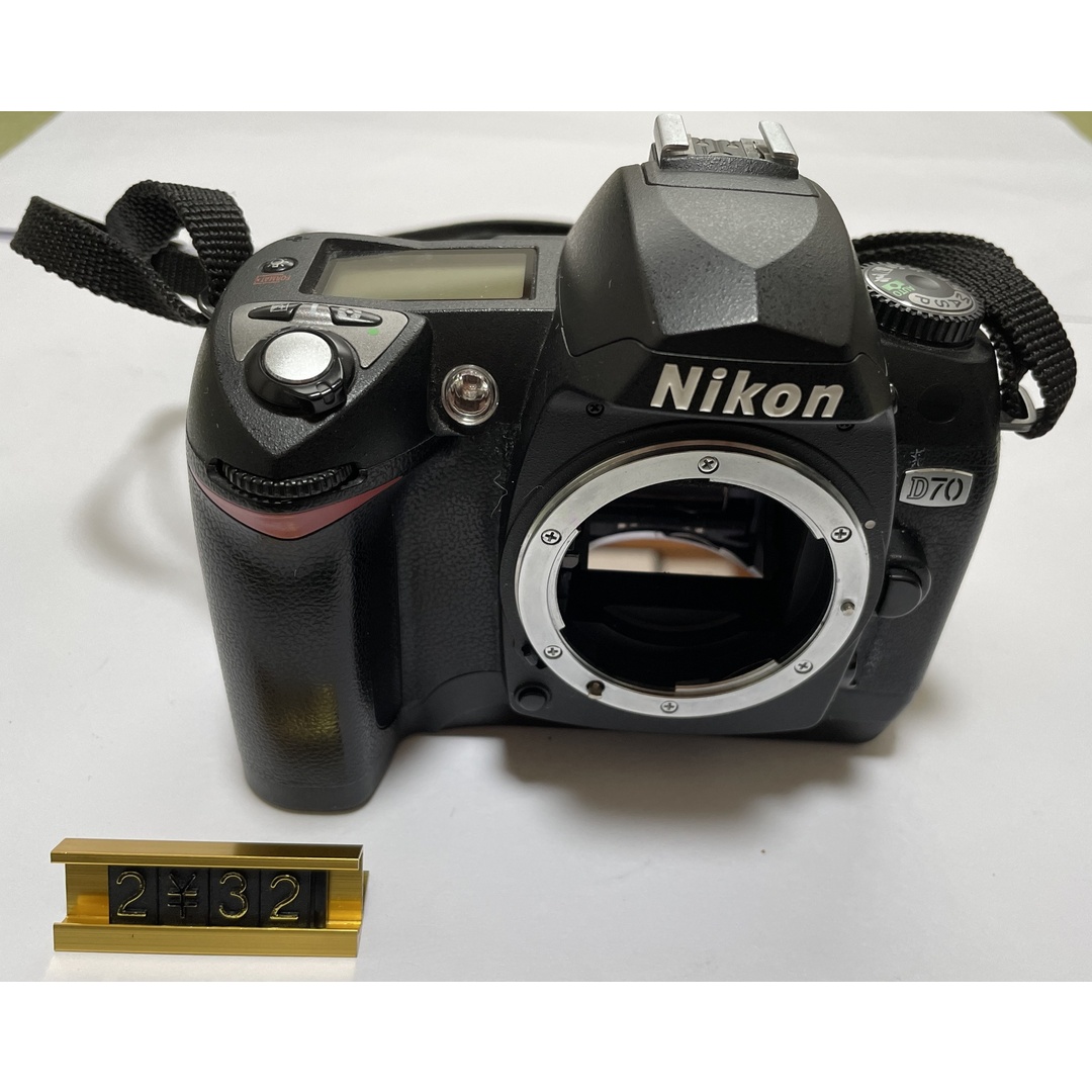 ランク【A】NIKON/ニコンデジタルカメラ D70 ボディ/BODY【2ｰ32】 スマホ/家電/カメラのカメラ(レンズ(ズーム))の商品写真