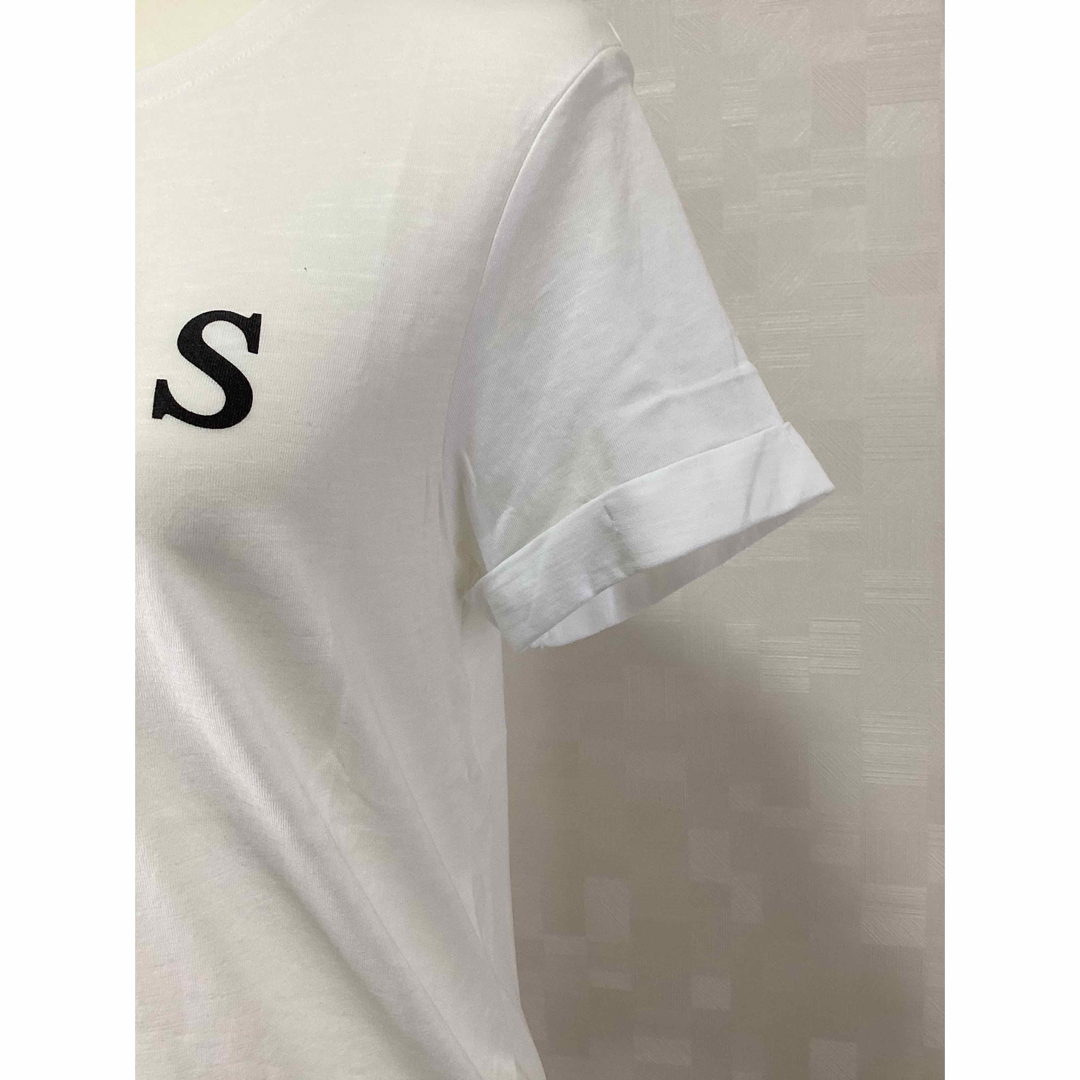 GUESS(ゲス)の★新品未使用タグ付き★　定価4290円　GUESS   ゲス　Tシャツ レディースのトップス(Tシャツ(半袖/袖なし))の商品写真