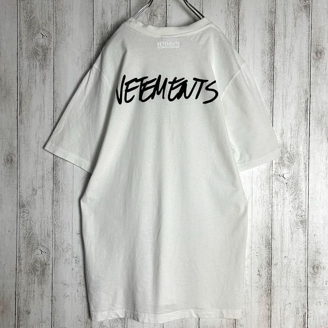 VETEMENTS(ヴェトモン)の【定番モデル】ヴェトモン☆両面ロゴ入りTシャツ バックロゴ 即完売 入手困難 メンズのトップス(Tシャツ/カットソー(半袖/袖なし))の商品写真