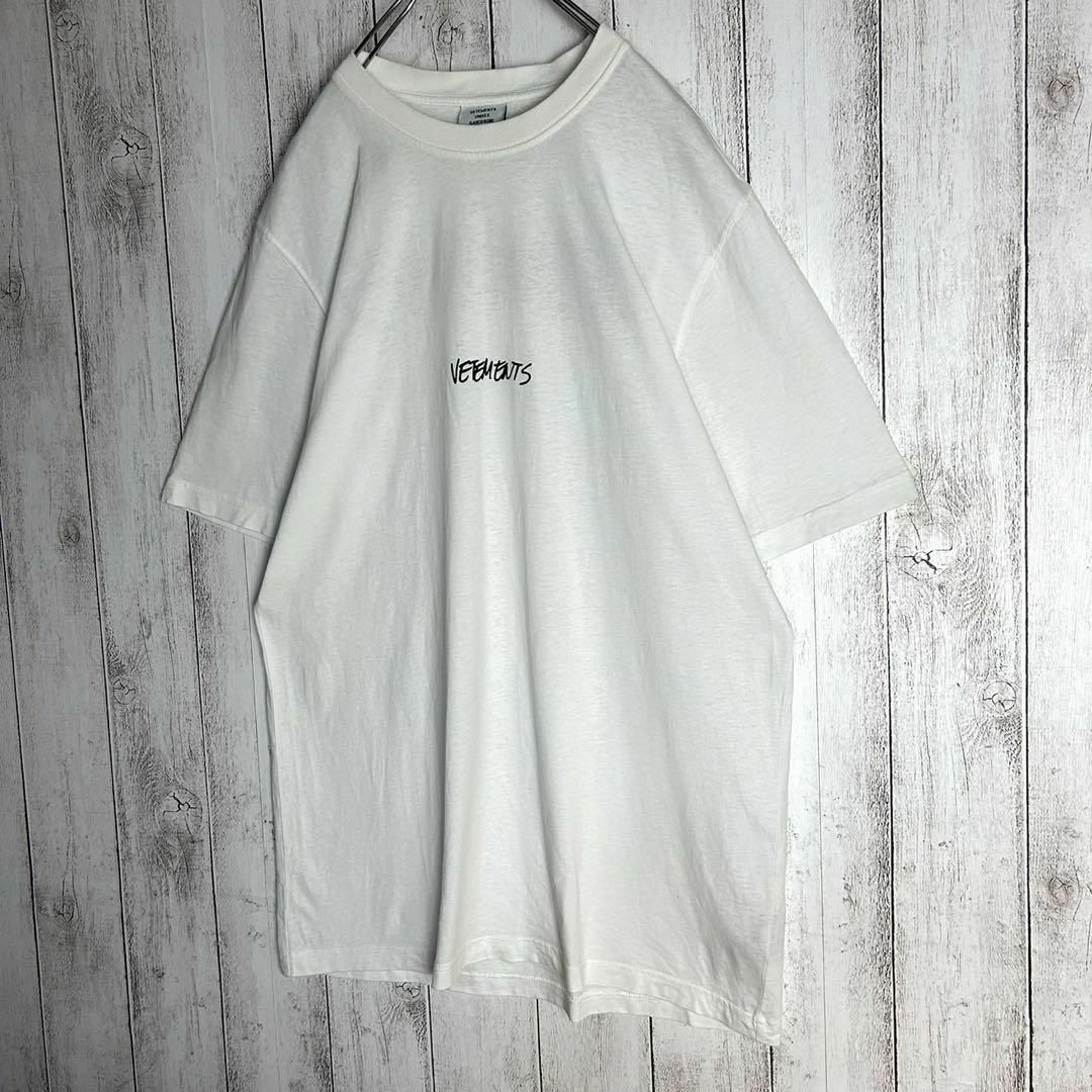 VETEMENTS(ヴェトモン)の【定番モデル】ヴェトモン☆両面ロゴ入りTシャツ バックロゴ 即完売 入手困難 メンズのトップス(Tシャツ/カットソー(半袖/袖なし))の商品写真