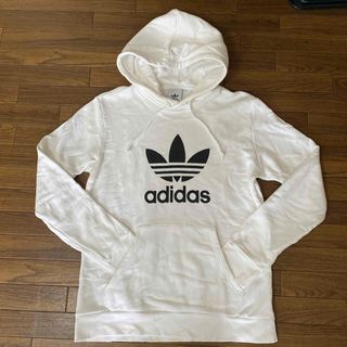 アディダス(adidas)のadidas パーカー　メンズM 白(パーカー)