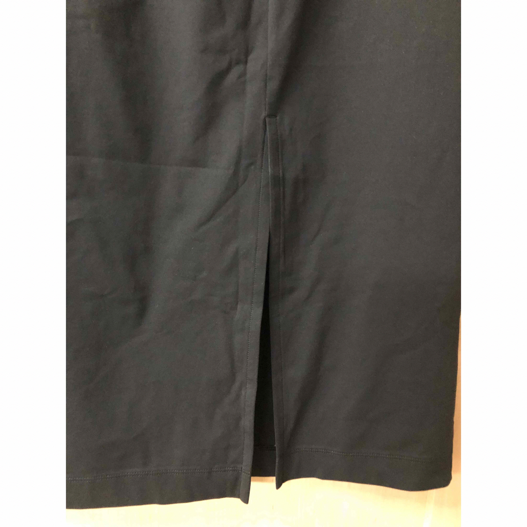 UNIQLO(ユニクロ)のウルトラストレッチアクティブナローマキシスカートM新品 レディースのスカート(ロングスカート)の商品写真