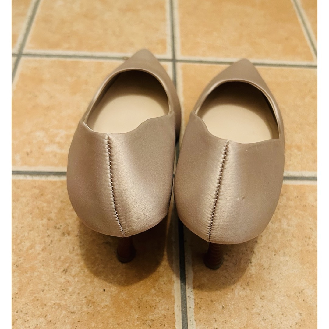 nouer(ヌエール)のnouer フォーマル　ベージュ　靴　Sサイズ レディースの靴/シューズ(ハイヒール/パンプス)の商品写真