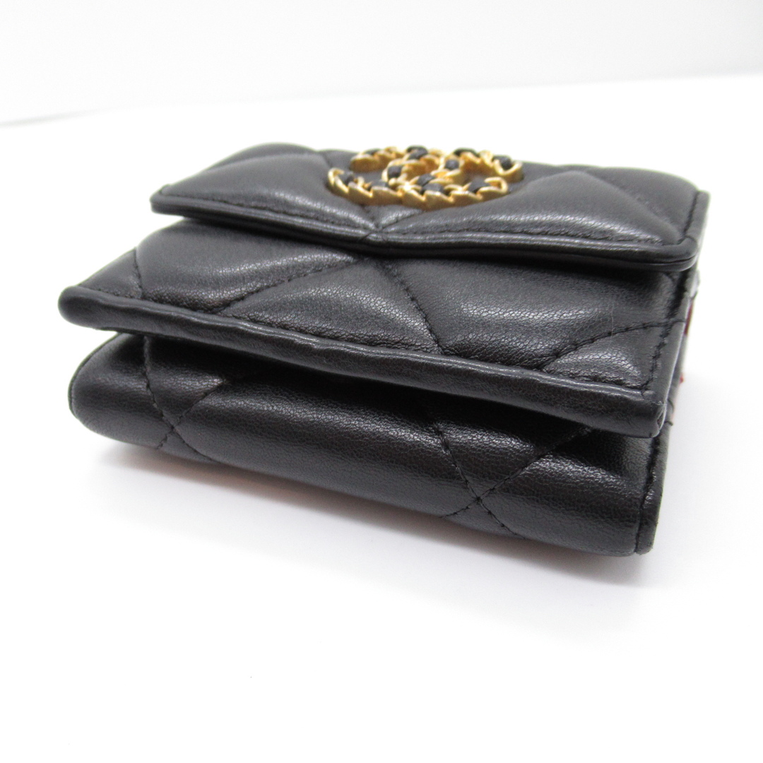 CHANEL(シャネル)のシャネル CHANEL19 三つ折り財布 三つ折り財布 レディースのファッション小物(財布)の商品写真